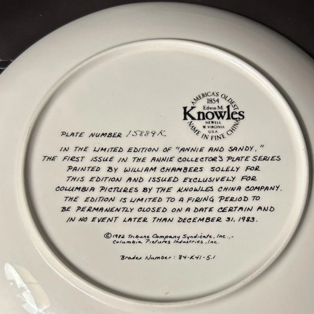 Vintage “Annie And Sandy” 1st Ed By William Chambers collectible plate 1983 - Picture 2 of 2